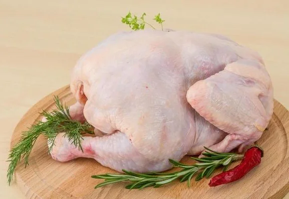 Pollo entero congelado, calidad de exportación